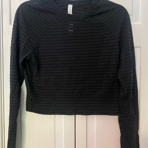 Lululemon Cropped longsleeve tee!